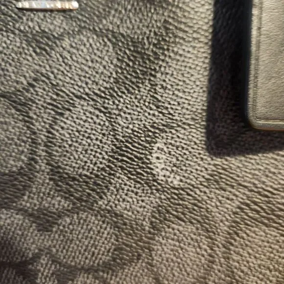 Coach City Zip Tote Signature printed leather. - Picture 13 of 13